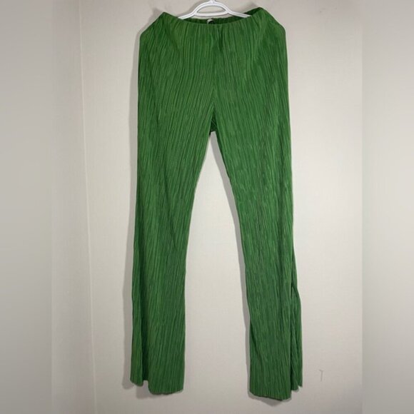 Zara Set Blogger’s Favourite Green Button Down Shirt and Pants - Picture 11 of 15